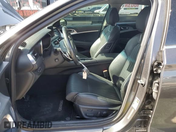 ✅ 2019 Genesis G70 Advanced • VIN: KMTG54LE5KU014990 • Lot: 61719545. Listed on Copart with 52,600 mi. Free auction sales archive from the USA and detailed vehicle history report at DreamBid. Image 7.