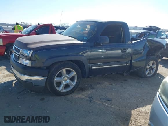 ✅ 2003 Chevrolet Silverado 1500 Work Truck • VIN: 1GCEC14X43Z124654 • Лот: 41656014. Опубликован ранее на IAAI с пробегом 188 379 миль. Бесплатный доступ к архиву аукционных продаж из США и подробный отчёт об истории автомобиля на DreamBid. Изображение 2.