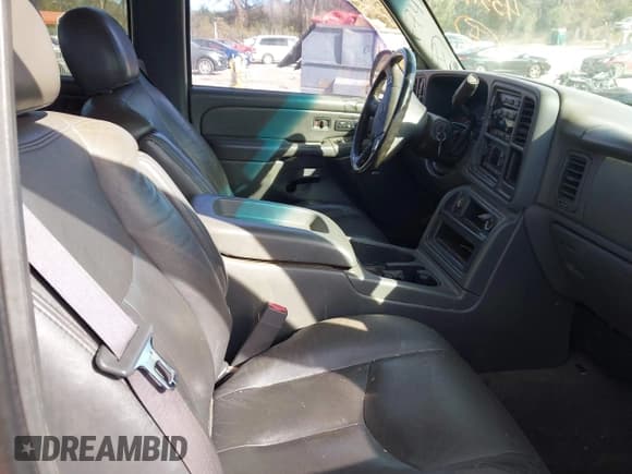 ✅ 2006 Chevrolet Silverado 2500HD LT3 • VIN: 1GCHK23D66F234544 • Lot: 43714309. Wystawiony na IAAI z przebiegiem 226 094 mil. Bezpłatny archiwum sprzedaży aukcyjnych z USA i szczegółowy raport historii pojazdu na DreamBid. Zdjęcie 5.