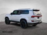 ✅ 2024 Lexus GX 550 Luxury+ • VIN: JTJVBCDX4R5019186 • Lot: 97209235. Wystawiony na Copart z przebiegiem 14 714 mil. Bezpłatny archiwum sprzedaży aukcyjnych z USA i szczegółowy raport historii pojazdu na DreamBid. Zdjęcie 3.