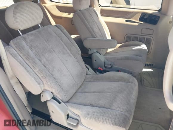 ✅ 1993 Nissan Quest XE • VIN: 4N2DN11W4PD822697 • Lot: 43490879. Wystawiony na IAAI z przebiegiem 128 720 mil. Bezpłatny archiwum sprzedaży aukcyjnych z USA i szczegółowy raport historii pojazdu na DreamBid. Zdjęcie 8.