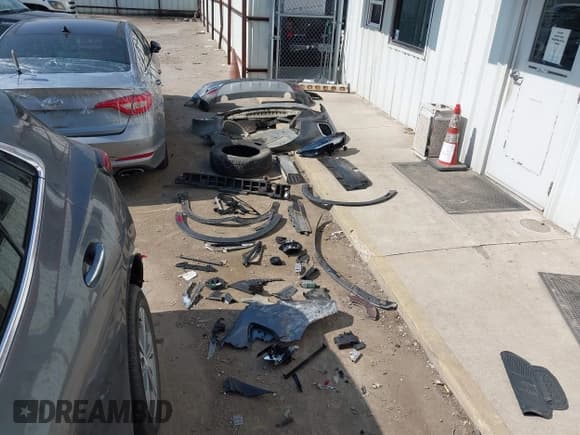 ✅ 2022 Buick Envision Preferred • VIN: LRBAZLR41ND020631 • Lot: 43183453. Wystawiony na IAAI z przebiegiem 27 784 mil. Bezpłatny archiwum sprzedaży aukcyjnych z USA i szczegółowy raport historii pojazdu na DreamBid. Zdjęcie 11.