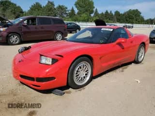 ✅ 1998 Chevrolet Corvette • VIN: 1G1YY22G0W5104395 • Lot: 65387025. Wystawiony na Copart z przebiegiem 48 528 mil mil. Skorzystaj z bezpłatnego archiwum sprzedaży aukcyjnych z USA i zobacz szczegółowy raport historii pojazdu na DreamBid. Zdjęcie 1.