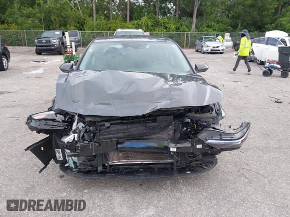 ✅ 2024 Hyundai Elantra SEL • VIN: KMHLM4DG8RU749226 • Lot: 43354612. Listed on IAAI with 25,309 mi. Free auction sales archive from the USA and detailed vehicle history report at DreamBid. Image 13.