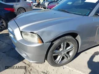 ✅ 2014 Dodge Charger SXT Plus • VIN: 2C3CDXJG2EH272210 • Lot: 43584805. Wystawiony na IAAI z przebiegiem 223 713 mil. Bezpłatny archiwum sprzedaży aukcyjnych z USA i szczegółowy raport historii pojazdu na DreamBid. Zdjęcie 6.
