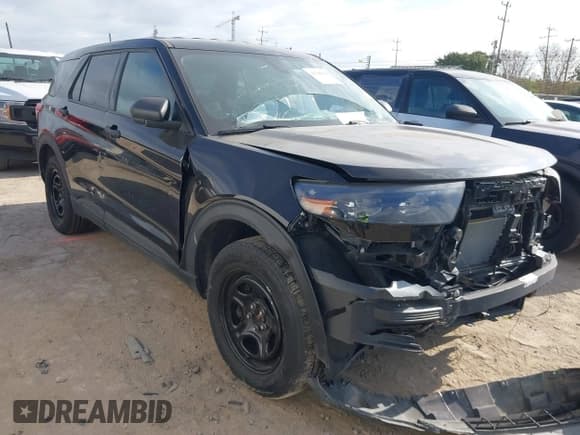 ✅ 2022 Ford Police Interceptor Utility • VIN: 1FM5K8AB5NGC23658 • Lot: 41146628. Wystawiony na IAAI z przebiegiem 16 840 mil. Bezpłatny archiwum sprzedaży aukcyjnych z USA i szczegółowy raport historii pojazdu na DreamBid. Zdjęcie 1.