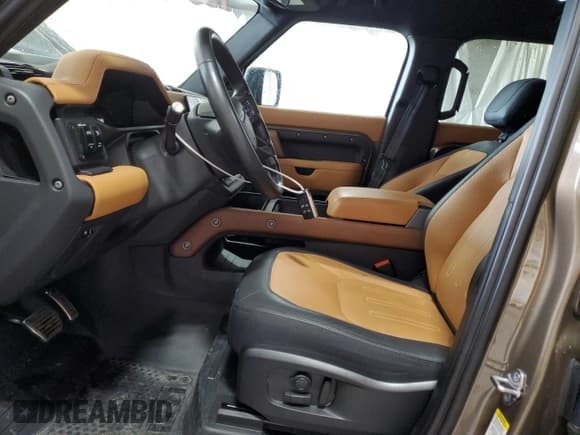 ✅ 2023 Land Rover Defender X • VIN: SALEX7EU8P2140939 • Lot: 55811195. Listed on Copart with 33,446 mi. Free auction sales archive from the USA and detailed vehicle history report at DreamBid. Image 7.