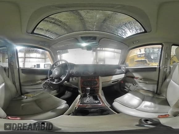 ✅ 2006 Jeep Commander Limited • VIN: 1J8HG58216C259596 • Лот: 81297695. Опубликован ранее на Copart с пробегом 177 027 миль. Бесплатный доступ к архиву аукционных продаж из США и подробный отчёт об истории автомобиля на DreamBid. Изображение 15.