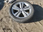 ✅ 2018 Volkswagen Atlas SE • VIN: 1V2FR2CA6JC584015 • Лот: 42130835. Опубликован ранее на Copart с пробегом 130 598 миль. Бесплатный доступ к архиву аукционных продаж из США и подробный отчёт об истории автомобиля на DreamBid. Изображение 15.