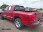 2010 Dodge Dakota z VIN 1D7CE3GP0AS166078, wystawiony jako IAAI lot #41856634 z przebiegiem 235 615 mil mil oraz . Historia ofert i sprzedaży dostępna na DreamBid. Obrazek 3.