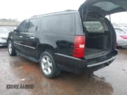 ✅ 2014 Chevrolet Suburban LTZ • VIN: 1GNSKKE76ER175531 • Lot: 43047854. Wystawiony na IAAI z przebiegiem 264 319 mil. Bezpłatny archiwum sprzedaży aukcyjnych z USA i szczegółowy raport historii pojazdu na DreamBid. Zdjęcie 3.