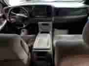 2001 Chevrolet Suburban LT с VIN 1GNEC16T61J169754, выставлен на аукционе Copart как лот 80494124 с пробегом Не указан миль и На запчасти • Non repairable. История ставок и продаж доступна на DreamBid. Изображение 8.