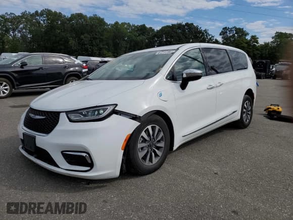 ✅ 2023 Chrysler Pacifica Hybrid Limited • VIN: 2C4RC1S71PR554565 • Lot: 70489575. Listed on Copart with 60,998 mi. Free auction sales archive from the USA and detailed vehicle history report at DreamBid. Image 1.