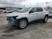 ✅ 2022 Chevrolet Traverse LS • VIN: 1GNEVFKWXNJ133045 • Lot: 45337934. Wystawiony na Copart z przebiegiem 40 186 mil. Bezpłatny archiwum sprzedaży aukcyjnych z USA i szczegółowy raport historii pojazdu na DreamBid. Zdjęcie 1.