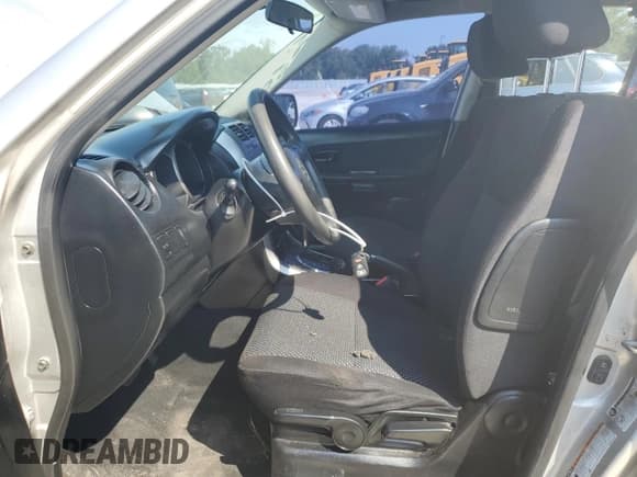 ✅ 2006 Suzuki Grand Vitara • VIN: JS3TD941364103327 • Lot: 75522734. Wystawiony na Copart z przebiegiem 214 703 mil. Bezpłatny archiwum sprzedaży aukcyjnych z USA i szczegółowy raport historii pojazdu na DreamBid. Zdjęcie 7.