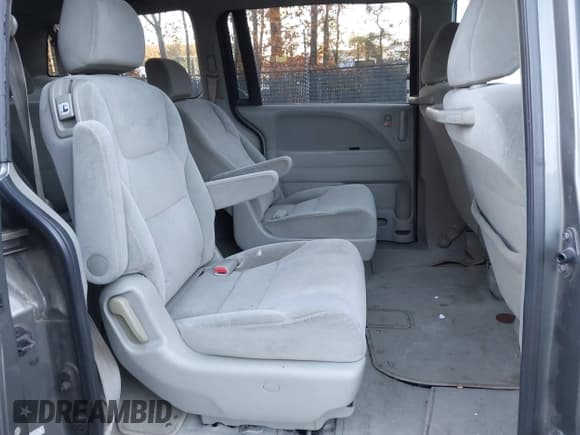 ✅ 2008 Honda Odyssey LX • VIN: 5FNRL38208B030618 • Lot: 43701214. Listed on IAAI with 157,162 mi. Free auction sales archive from the USA and detailed vehicle history report at DreamBid. Image 8.