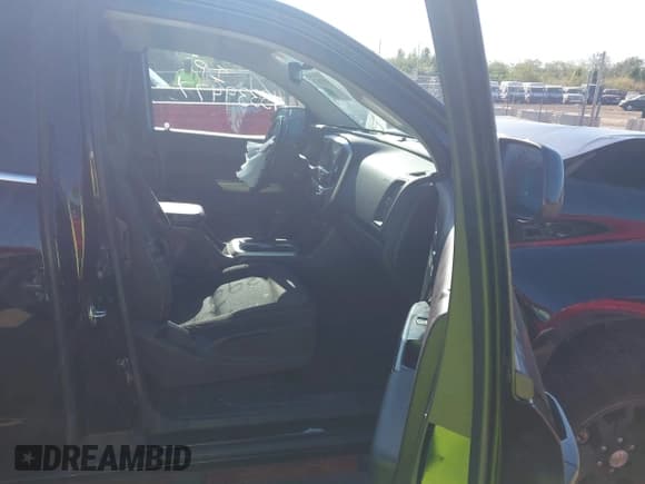 ✅ 2018 Chevrolet Colorado 2WD LT • VIN: 1GCHSCEA2J1136173 • Lot: 43339477. Listed on IAAI with 32,114 mi. Free auction sales archive from the USA and detailed vehicle history report at DreamBid. Image 5.