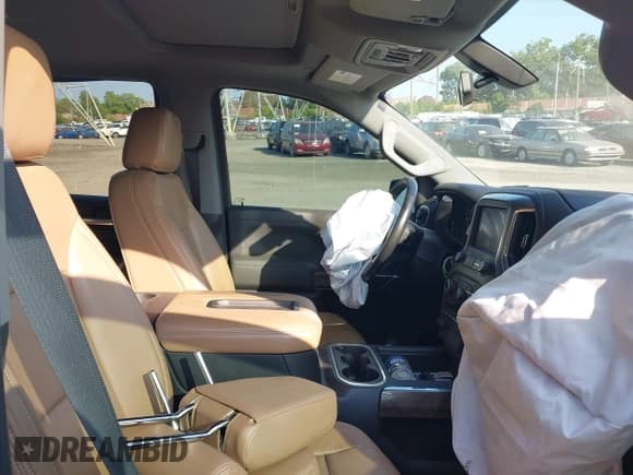 ✅ 2020 Chevrolet Silverado 1500 RST • VIN: 1GCUYEED5LZ191904 • Lot: 42800163. Wystawiony na IAAI z przebiegiem Nie podano. Bezpłatny archiwum sprzedaży aukcyjnych z USA i szczegółowy raport historii pojazdu na DreamBid. Zdjęcie 5.