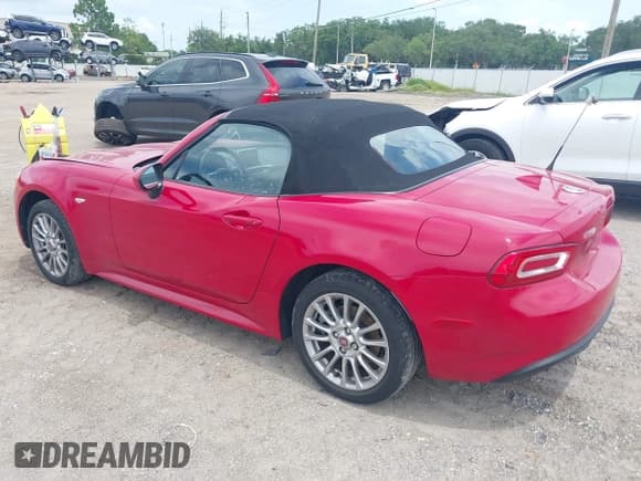 ✅ 2018 FIAT 124 Spider Abarth • VIN: JC1NFAEK2J0140148 • Lot: 42765536. Listed on IAAI with 30,320 mi. Free auction sales archive from the USA and detailed vehicle history report at DreamBid. Image 3.
