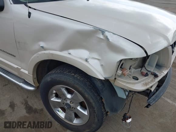 ✅ 2005 Ford Explorer Limited • VIN: 1FMDU75K75ZA57352 • Лот: 42134980. Опубликован ранее на IAAI с пробегом Не указан. Бесплатный доступ к архиву аукционных продаж из США и подробный отчёт об истории автомобиля на DreamBid. Изображение 18.