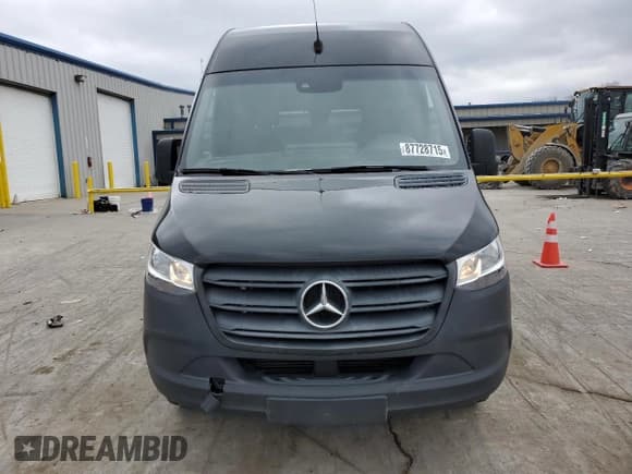 ✅ 2019 Mercedes-Benz Sprinter Passenger • VIN: WDZPF0CD0KP053741 • Lot: 87728715. Wystawiony na Copart z przebiegiem 75 061 mil. Bezpłatny archiwum sprzedaży aukcyjnych z USA i szczegółowy raport historii pojazdu na DreamBid. Zdjęcie 5.