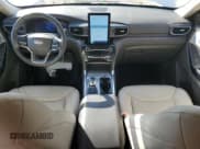 ✅ 2021 Ford Explorer Platinum • VIN: 1FM5K8HC4MGA32990 • Lot: 84815225. Wystawiony na Copart z przebiegiem 44 820 mil. Bezpłatny archiwum sprzedaży aukcyjnych z USA i szczegółowy raport historii pojazdu na DreamBid. Zdjęcie 8.