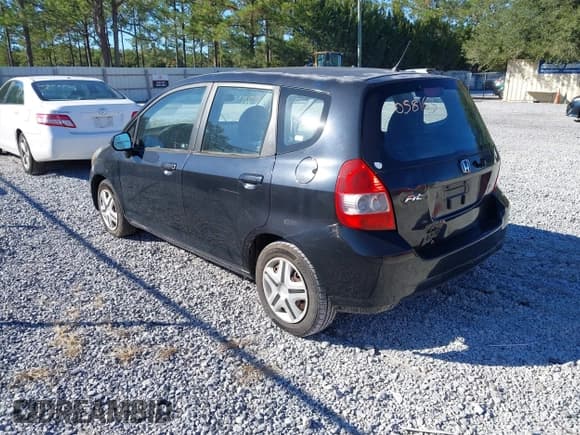 ✅ 2008 Honda Fit • VIN: JHMGD38458S058163 • Lot: 43578727. Listed on IAAI with 154,021 mi. Free auction sales archive from the USA and detailed vehicle history report at DreamBid. Image 3.