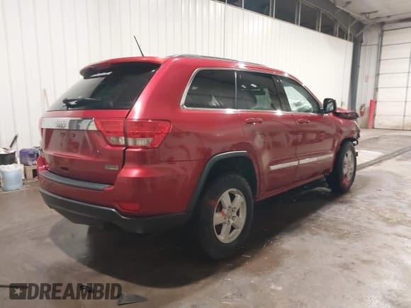 ✅ 2011 Jeep Grand Cherokee Laredo • VIN: 1J4RR4GG4BC550949 • Lot: 43546308. Listed on IAAI with 204,503 mi. Free auction sales archive from the USA and detailed vehicle history report at DreamBid. Image 4.