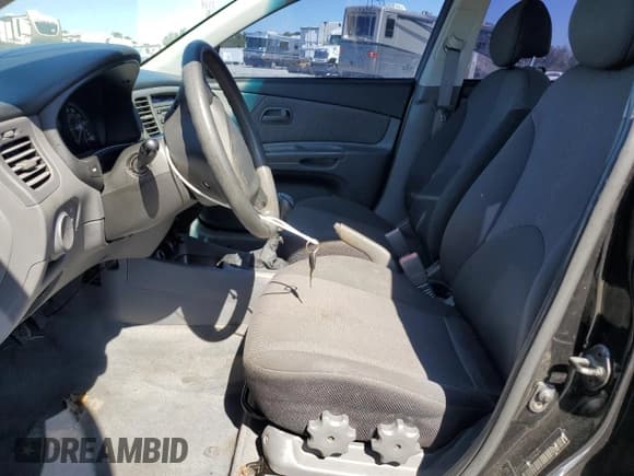 ✅ 2007 Kia Rio LX • VIN: KNADE123176186071 • Lot: 73648894. Listed on Copart with 180,872 mi. Free auction sales archive from the USA and detailed vehicle history report at DreamBid. Image 7.