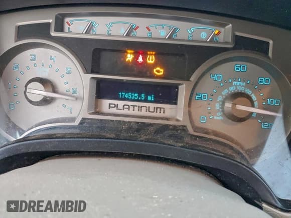 ✅ 2010 Ford F-150 XL • VIN: 1FTFW1EV6AFC42406 • Lot: 94433365. Wystawiony na Copart z przebiegiem 174 535 mil. Bezpłatny archiwum sprzedaży aukcyjnych z USA i szczegółowy raport historii pojazdu na DreamBid. Zdjęcie 9.