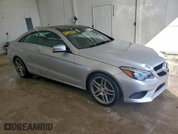 ✅ 2014 Mercedes-Benz E 350 • VIN: WDDKJ5KB3EF248917 • Lot: 93278035. Wystawiony na Copart z przebiegiem 150 775 mil. Bezpłatny archiwum sprzedaży aukcyjnych z USA i szczegółowy raport historii pojazdu na DreamBid. Zdjęcie 4.