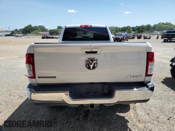 ✅ 2021 Ram 2500 Big Horn • VIN: 3C6UR5JL0MG542107 • Lot: 56498574. Wystawiony na Copart z przebiegiem 203 741 mil. Bezpłatny archiwum sprzedaży aukcyjnych z USA i szczegółowy raport historii pojazdu na DreamBid. Zdjęcie 6.