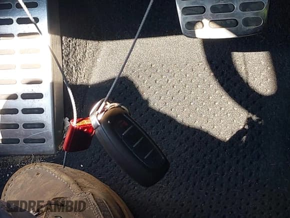 ✅ 2014 Hyundai Elantra Sport • VIN: KMHDH4AH2EU151729 • Lot: 43130523. Listed on IAAI with 100,034 mi. Free auction sales archive from the USA and detailed vehicle history report at DreamBid. Image 11.