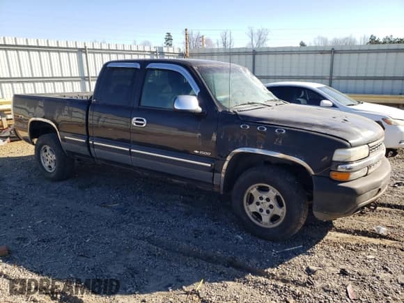 ✅ 2001 Chevrolet Silverado 1500 LS • VIN: 2GCEK19V311394412 • Лот: 47067695. Опубликован ранее на Copart с пробегом 229 614 миль. Бесплатный доступ к архиву аукционных продаж из США и подробный отчёт об истории автомобиля на DreamBid. Изображение 4.