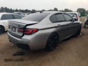 ✅ 2022 BMW M5 • VIN: WBS83CH07NCH79463 • Lot: 63313243. Wystawiony na Copart z przebiegiem 21 715 mil. Bezpłatny archiwum sprzedaży aukcyjnych z USA i szczegółowy raport historii pojazdu na DreamBid. Zdjęcie 3.