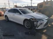 ✅ 2021 Lexus ES 300h Luxury • VIN: 58AEA1C11MU012688 • Lot: 89016795. Wystawiony na Copart z przebiegiem 123 574 mil. Bezpłatny archiwum sprzedaży aukcyjnych z USA i szczegółowy raport historii pojazdu na DreamBid. Zdjęcie 4.