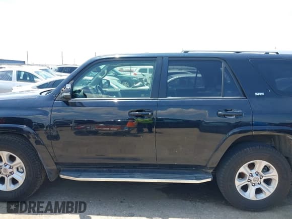 ✅ 2015 Toyota 4Runner SR5 • VIN: JTEZU5JR8F5102014 • Lot: 42680101. Listed on IAAI with 234,371 mi. Free auction sales archive from the USA and detailed vehicle history report at DreamBid. Image 14.
