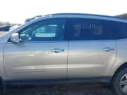 ✅ 2015 Chevrolet Traverse LT • VIN: 1GNKRGKD5FJ292200 • Lot: 43601906. Wystawiony na IAAI z przebiegiem 165 844 mil. Bezpłatny archiwum sprzedaży aukcyjnych z USA i szczegółowy raport historii pojazdu na DreamBid. Zdjęcie 14.