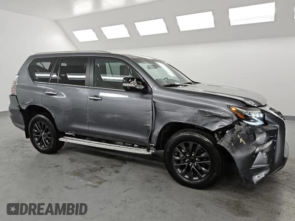 ✅ 2023 Lexus GX 460 Premium • VIN: JTJAM7BX3P5375547 • Lot: 85304605. Wystawiony na Copart z przebiegiem 9 957 mil. Bezpłatny archiwum sprzedaży aukcyjnych z USA i szczegółowy raport historii pojazdu na DreamBid. Zdjęcie 4.