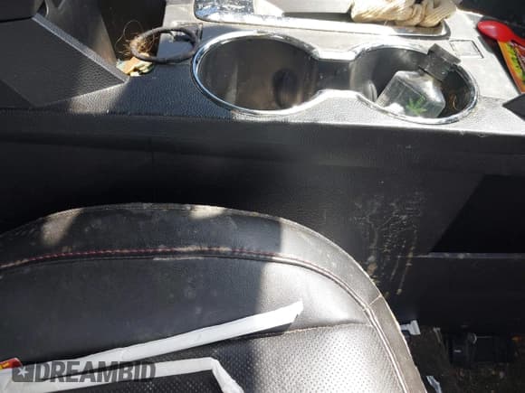 ✅ 2011 GMC Terrain SLT-1 • VIN: 2CTFLVEC3B6469227 • Lot: 42171040. Listed on IAAI with 141,673 mi. Free auction sales archive from the USA and detailed vehicle history report at DreamBid. Image 13.