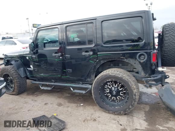 ✅ 2017 Jeep Wrangler Unlimited Rubicon Recon • VIN: 1C4HJWFG9HL592824 • Lot: 41427433. Listed on IAAI with 70,105 mi. Free auction sales archive from the USA and detailed vehicle history report at DreamBid. Image 15.