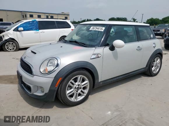 ✅ 2012 MINI Hardtop S • VIN: WMWSV3C55CT387213 • Lot: 56754415. Listed on Copart with 110,259 mi. Free auction sales archive from the USA and detailed vehicle history report at DreamBid. Image 1.
