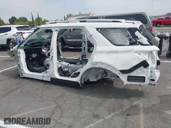 ✅ 2025 Ford Explorer • VIN: 1FMWK7HC1SGA65781 • Lot: 42586897. Wystawiony na IAAI z przebiegiem Nie podano. Bezpłatny archiwum sprzedaży aukcyjnych z USA i szczegółowy raport historii pojazdu na DreamBid. Zdjęcie 14.