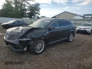 ✅ 2013 Lincoln MKT EcoBoost • VIN: 2LMHJ5AT9DBL58188 • Lot: 68966435. Wystawiony na Copart z przebiegiem 125 957 mil. Bezpłatny archiwum sprzedaży aukcyjnych z USA i szczegółowy raport historii pojazdu na DreamBid. Zdjęcie 1.