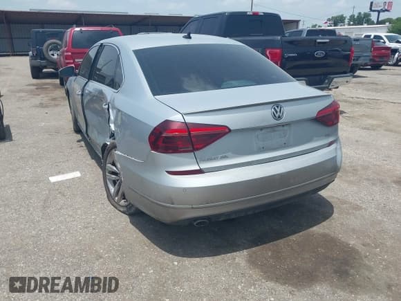 ✅ 2017 Volkswagen Passat SEL Premium • VIN: 1VWCT7A33HC066149 • Lot: 42647112. Listed on IAAI with 289,089 mi. Free auction sales archive from the USA and detailed vehicle history report at DreamBid. Image 3.