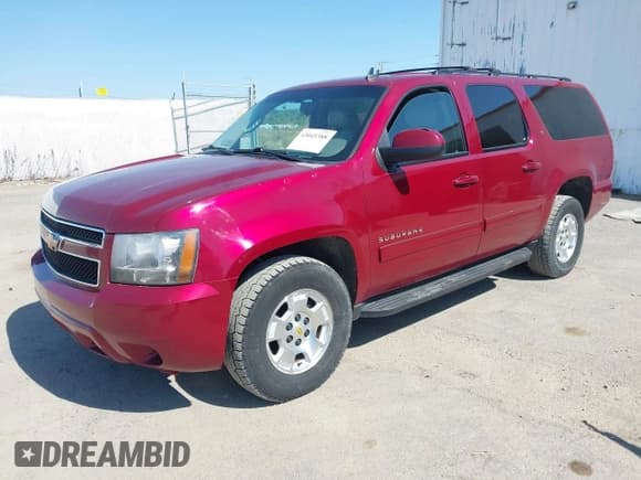 ✅ 2010 Chevrolet Suburban LT • VIN: 1GNUKJE33AR134610 • Lot: 43041388. Listed on IAAI with 287,174 mi. Free auction sales archive from the USA and detailed vehicle history report at DreamBid. Image 2.