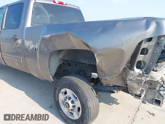 ✅ 2014 Chevrolet Silverado 2500HD LT • VIN: 1GC1CXEG2EF157527 • Lot: 43209361. Listed on IAAI with 193,310 mi. Free auction sales archive from the USA and detailed vehicle history report at DreamBid. Image 17.