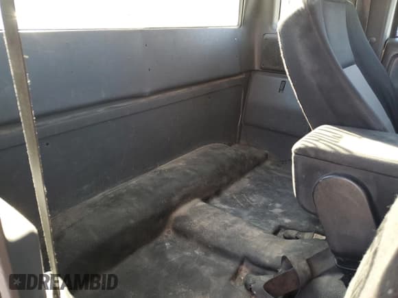 ✅ 2006 Ford Ranger XL • VIN: 1FTYR14D16PA11536 • Lot: 81548174. Wystawiony na Copart z przebiegiem 273 mil. Bezpłatny archiwum sprzedaży aukcyjnych z USA i szczegółowy raport historii pojazdu na DreamBid. Zdjęcie 10.