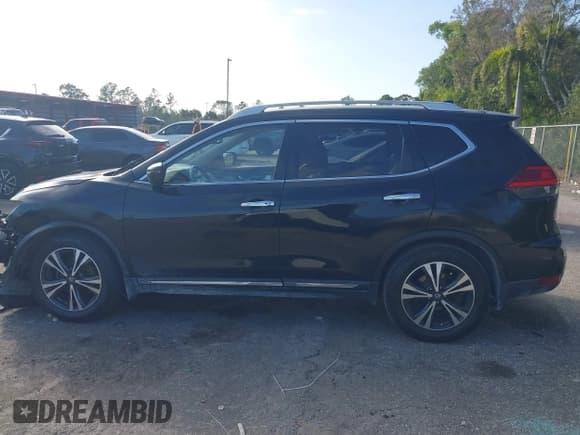 ✅ 2017 Nissan Rogue SL • VIN: JN8AT2MT6HW392443 • Lot: 41281436. Listed on IAAI with 97,866 mi. Free auction sales archive from the USA and detailed vehicle history report at DreamBid. Image 14.