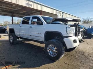 ✅ 2016 GMC Sierra 3500 • VIN: 1GT42XE84GF141860 • Lot: 42321345. Wystawiony na Copart z przebiegiem 242 658 mil. Bezpłatny archiwum sprzedaży aukcyjnych z USA i szczegółowy raport historii pojazdu na DreamBid. Zdjęcie 4.